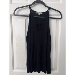 Trendyland Women’s Black Solid V-Neck Spaghetti Strap Lightweight Cami Tank M